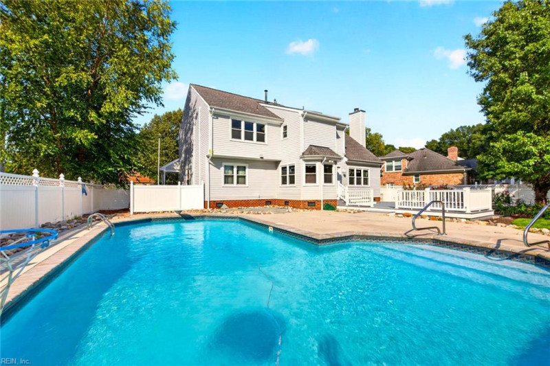 Photo 12 of 46 residential for sale in Chesapeake virginia