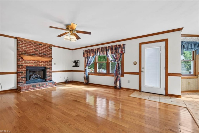 Photo 18 of 46 residential for sale in Chesapeake virginia