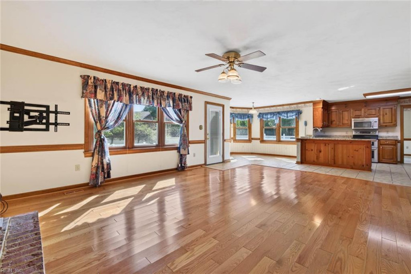 Photo 19 of 46 residential for sale in Chesapeake virginia