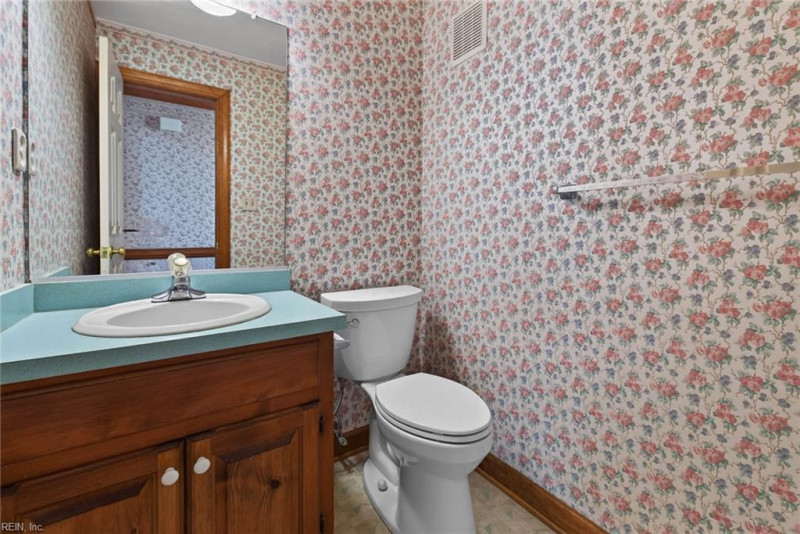 Photo 21 of 46 residential for sale in Chesapeake virginia
