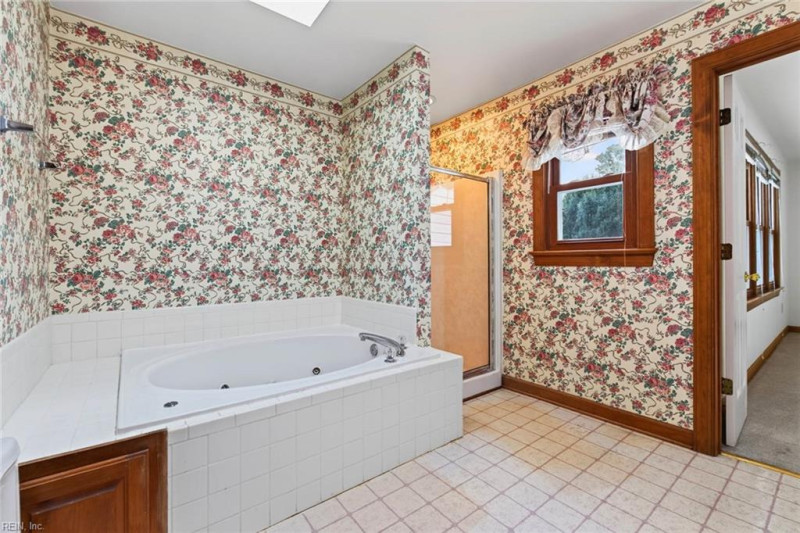 Photo 37 of 46 residential for sale in Chesapeake virginia
