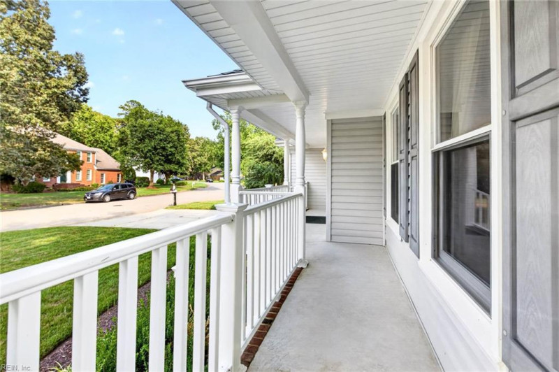 Photo 5 of 46 residential for sale in Chesapeake virginia