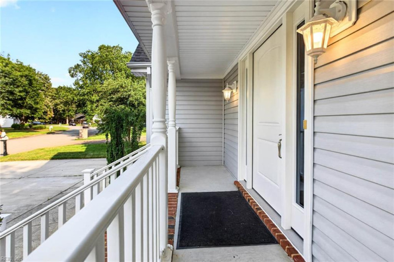 Photo 6 of 46 residential for sale in Chesapeake virginia