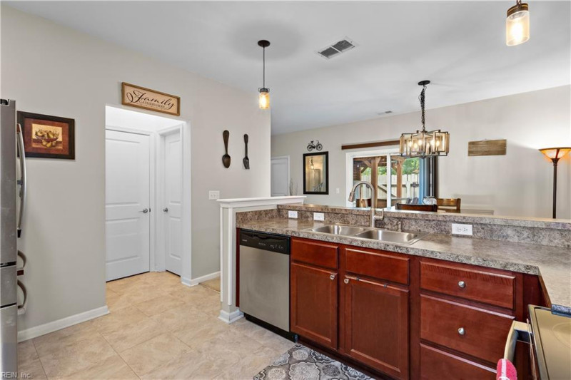Photo 6 of 29 residential for sale in Chesapeake virginia Photo 6 of 29 residential for sale in Chesapeake virginia