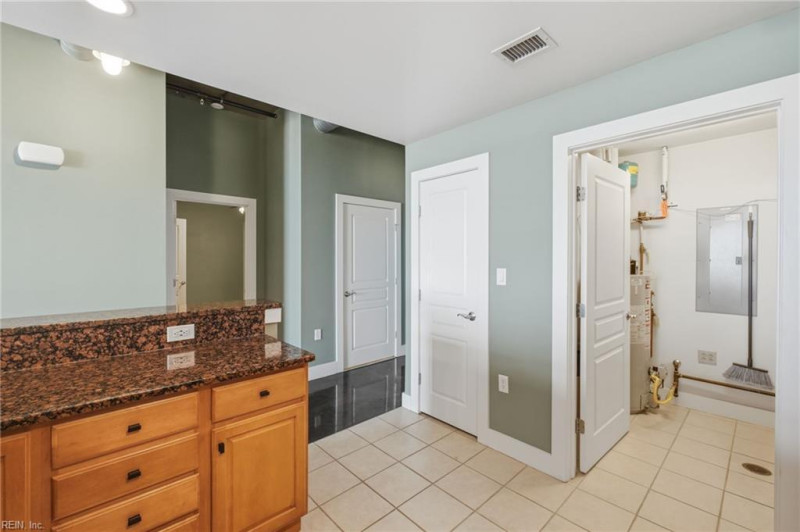 Photo 17 of 32 residential for sale in Norfolk virginia