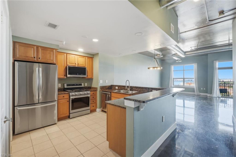 Photo 3 of 32 residential for sale in Norfolk virginia