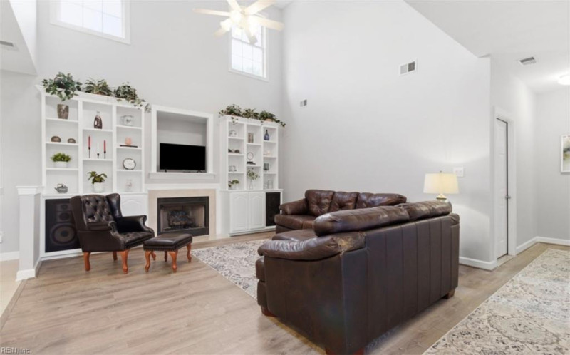 Photo 10 of 46 residential for sale in Chesapeake virginia