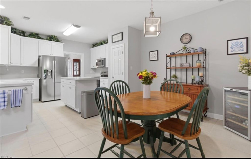Photo 15 of 46 residential for sale in Chesapeake virginia