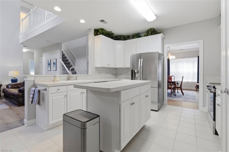 Photo 17 of 46 residential for sale in Chesapeake virginia