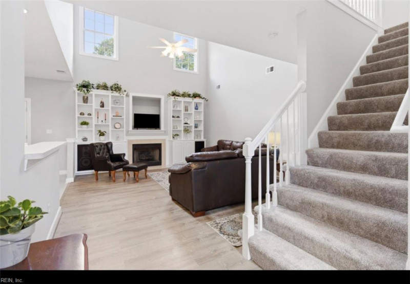 Photo 9 of 46 residential for sale in Chesapeake virginia