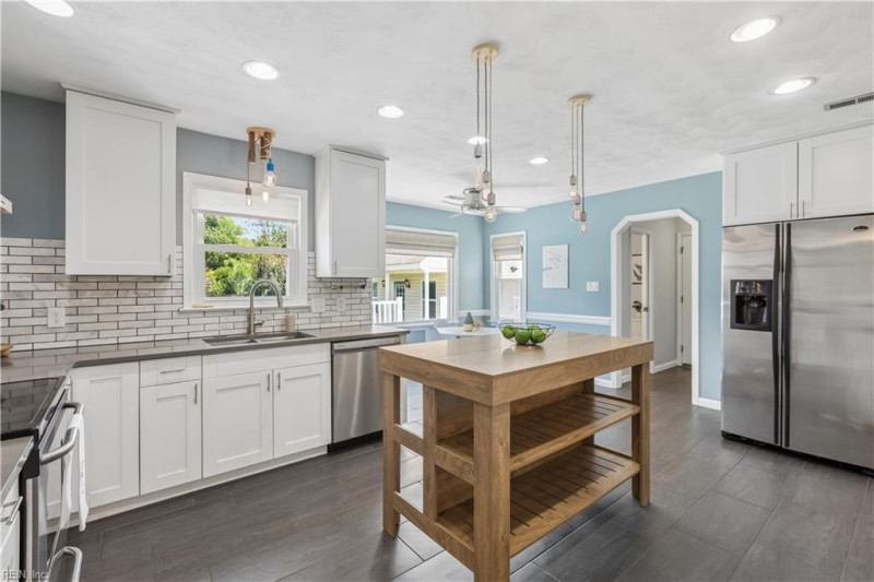 Photo 10 of 47 residential for sale in Chesapeake virginia