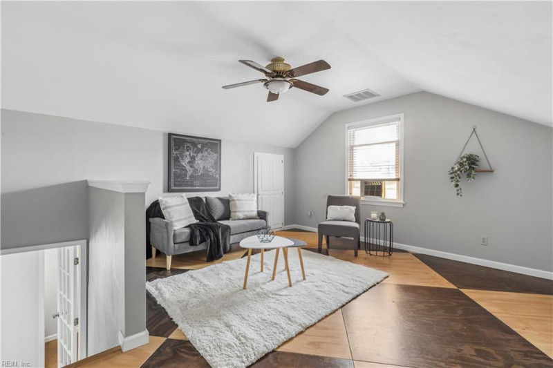Photo 17 of 47 residential for sale in Chesapeake virginia