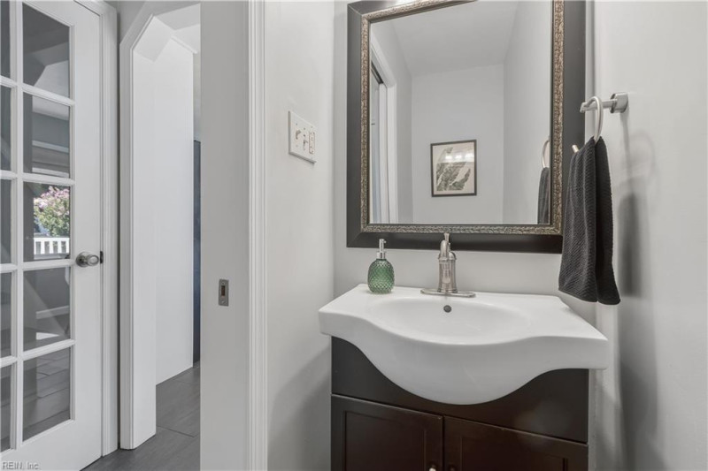 Photo 19 of 47 residential for sale in Chesapeake virginia