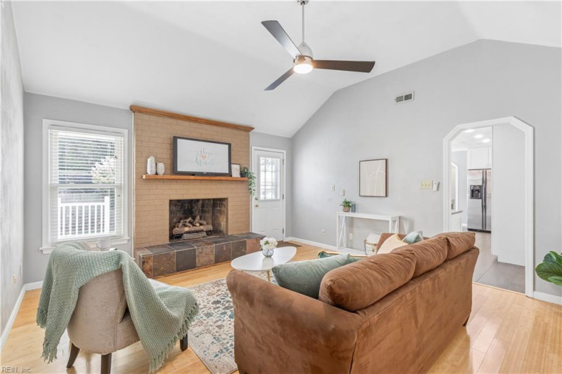 Photo 20 of 47 residential for sale in Chesapeake virginia