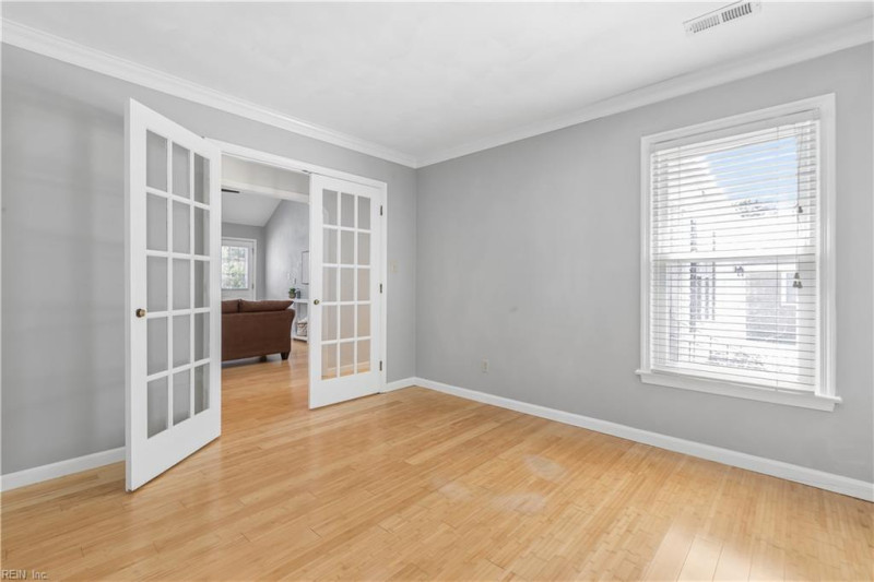 Photo 24 of 47 residential for sale in Chesapeake virginia
