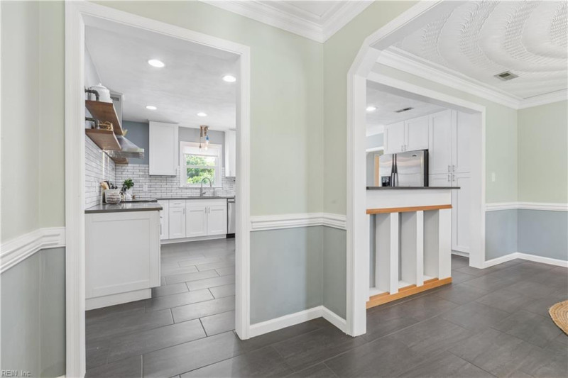 Photo 3 of 47 residential for sale in Chesapeake virginia