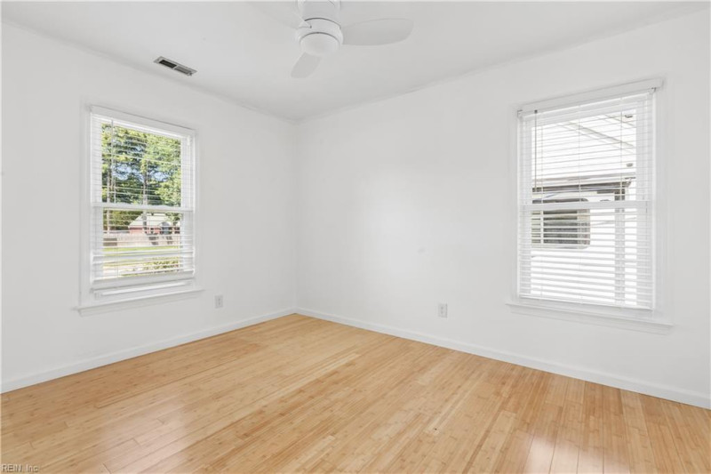 Photo 35 of 47 residential for sale in Chesapeake virginia