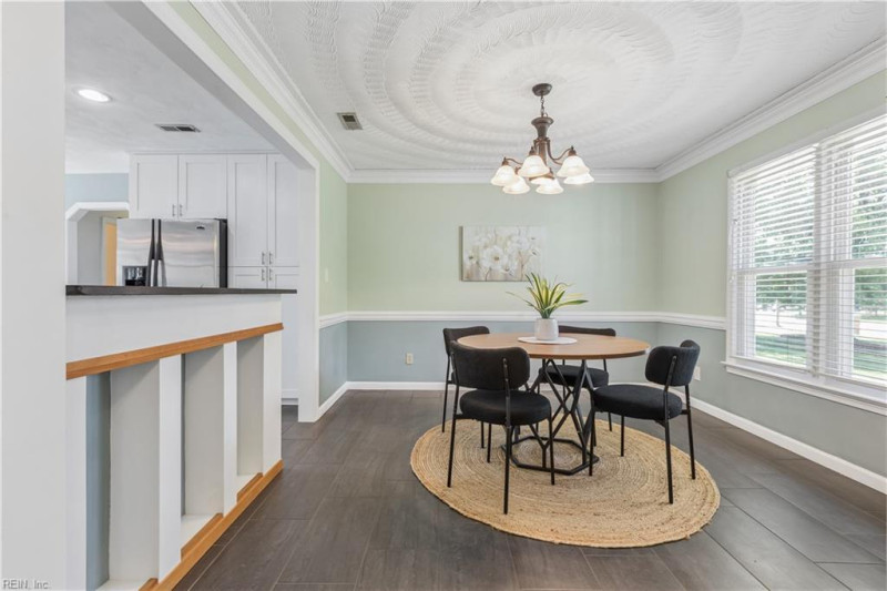 Photo 4 of 47 residential for sale in Chesapeake virginia