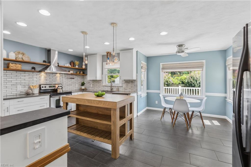 Photo 6 of 47 residential for sale in Chesapeake virginia