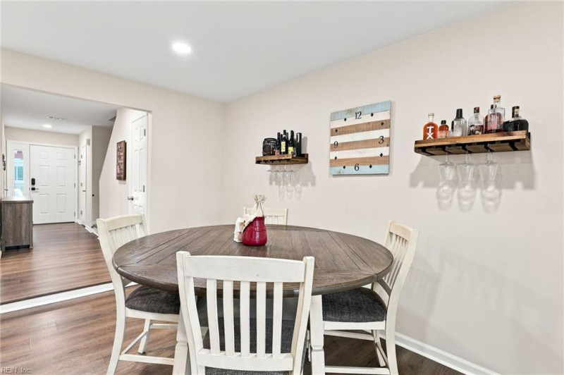 Photo 11 of 41 residential for sale in Virginia Beach virginia