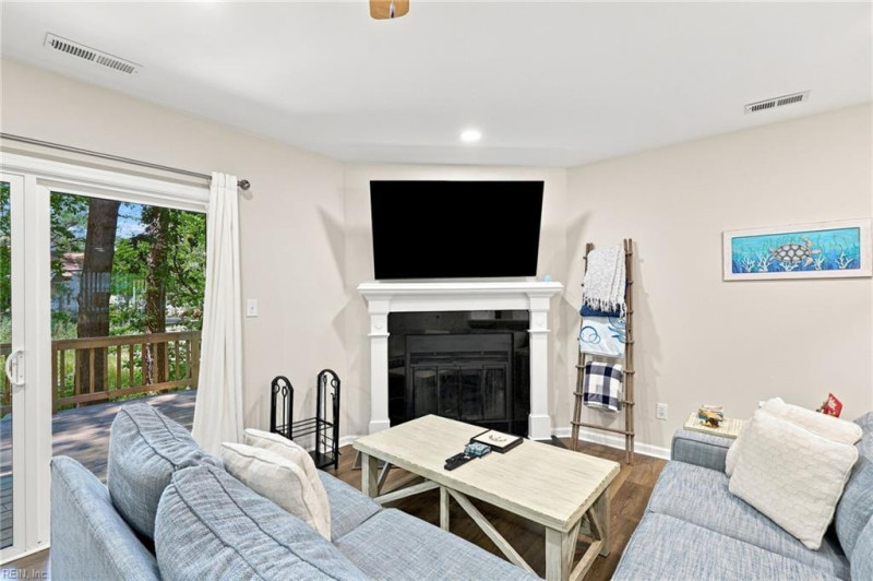 Photo 14 of 41 residential for sale in Virginia Beach virginia