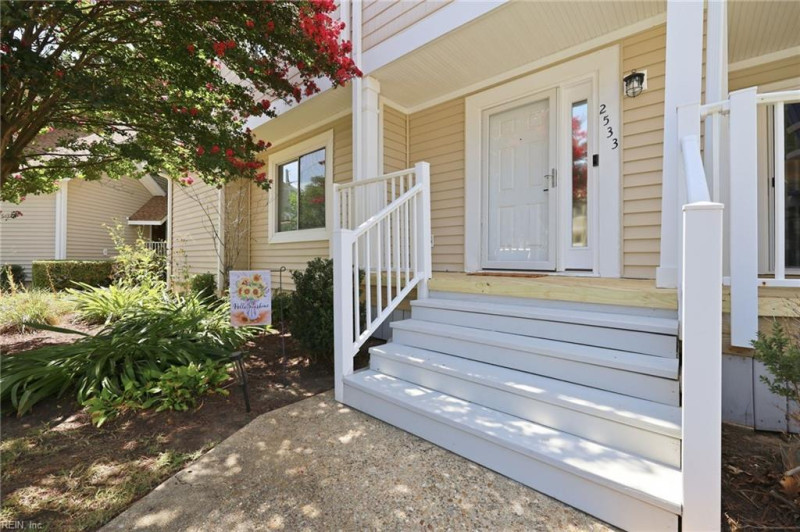 Photo 2 of 41 residential for sale in Virginia Beach virginia