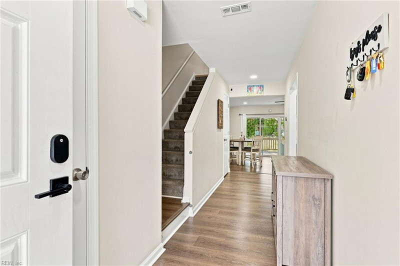 Photo 5 of 41 residential for sale in Virginia Beach virginia