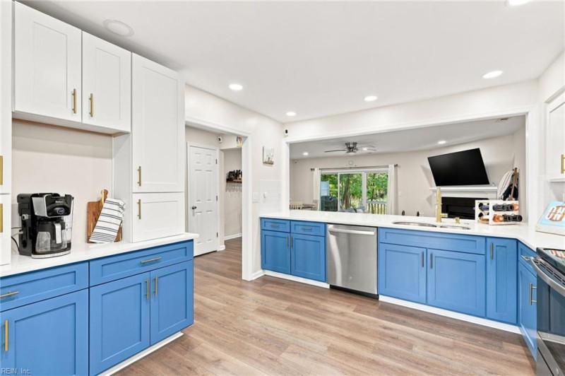 Photo 8 of 41 residential for sale in Virginia Beach virginia