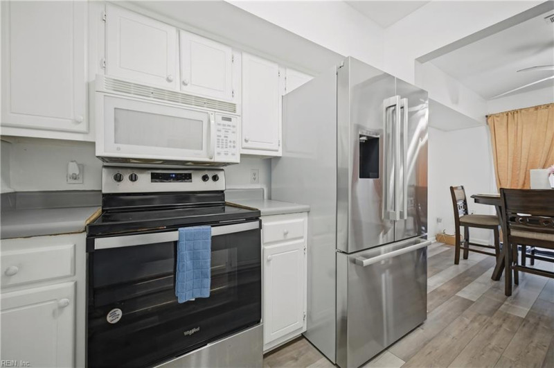 Photo 11 of 31 residential for sale in Newport News virginia