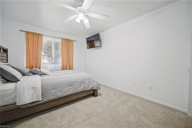 Photo 17 of 31 residential for sale in Newport News virginia