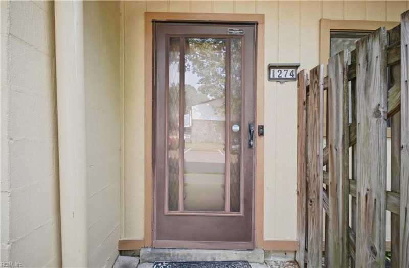 Photo 4 of 31 residential for sale in Newport News virginia