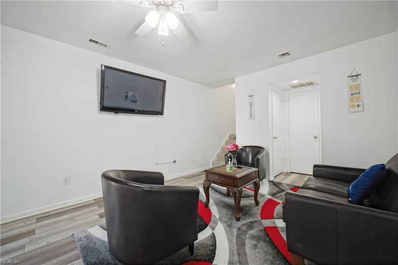 Photo 7 of 31 residential for sale in Newport News virginia
