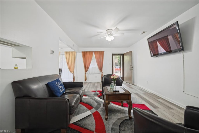 Photo 8 of 31 residential for sale in Newport News virginia