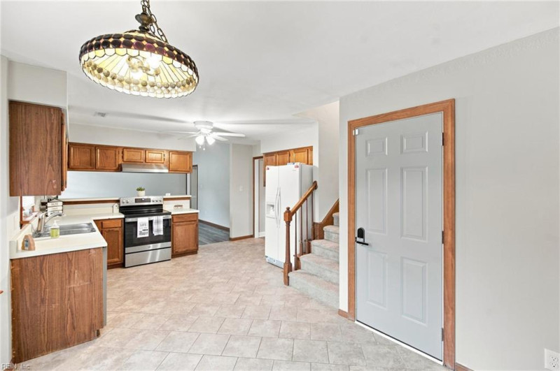 Photo 13 of 40 residential for sale in Chesapeake virginia