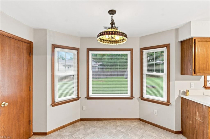 Photo 14 of 40 residential for sale in Chesapeake virginia