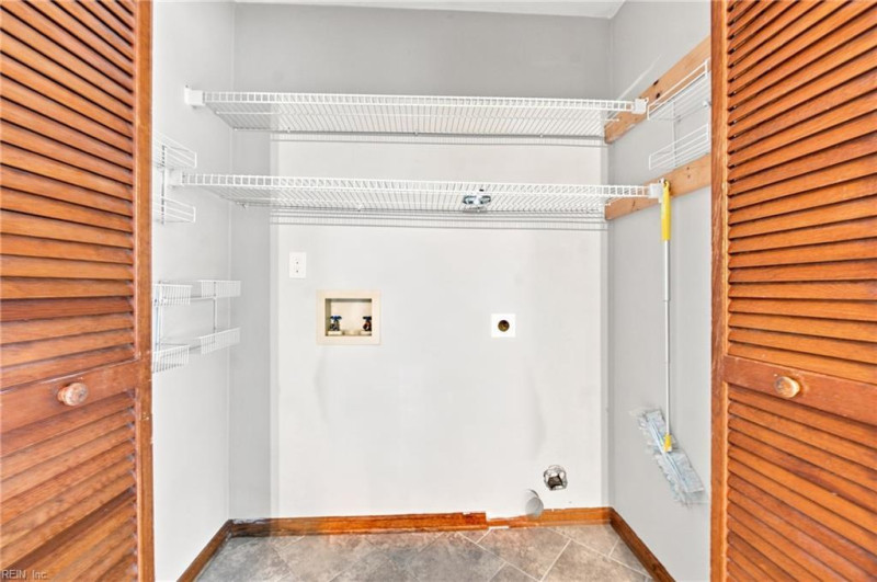 Photo 17 of 40 residential for sale in Chesapeake virginia