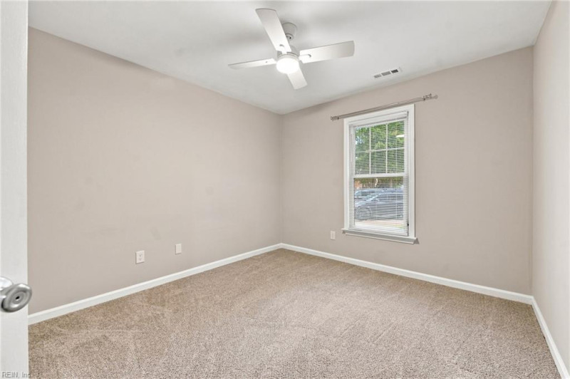 Photo 31 of 40 residential for sale in Chesapeake virginia