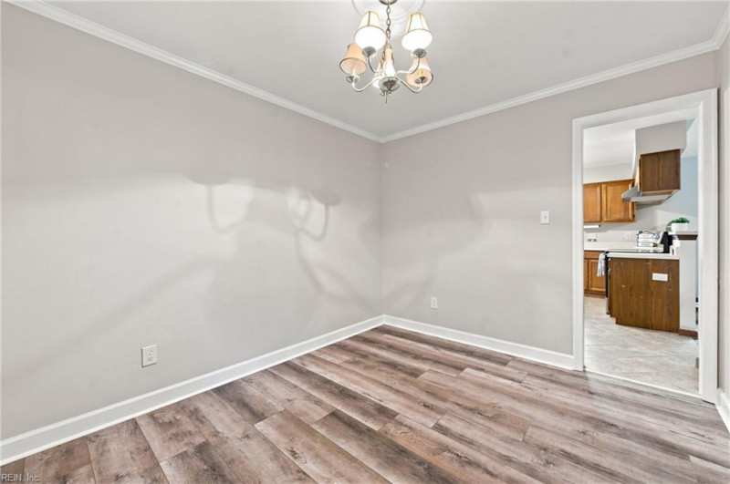 Photo 7 of 40 residential for sale in Chesapeake virginia