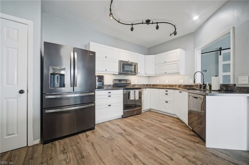 Photo 14 of 49 residential for sale in Norfolk virginia
