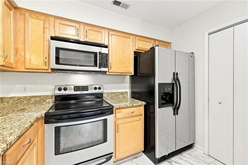 Photo 6 of 22 residential for sale in Virginia Beach virginia
