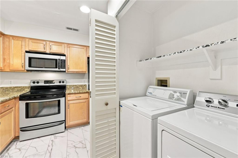 Photo 7 of 22 residential for sale in Virginia Beach virginia