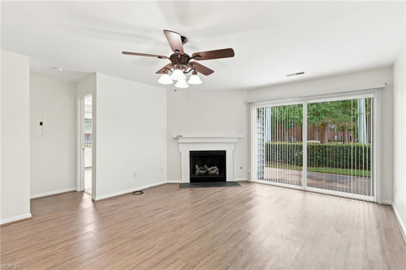 Photo 9 of 22 residential for sale in Virginia Beach virginia