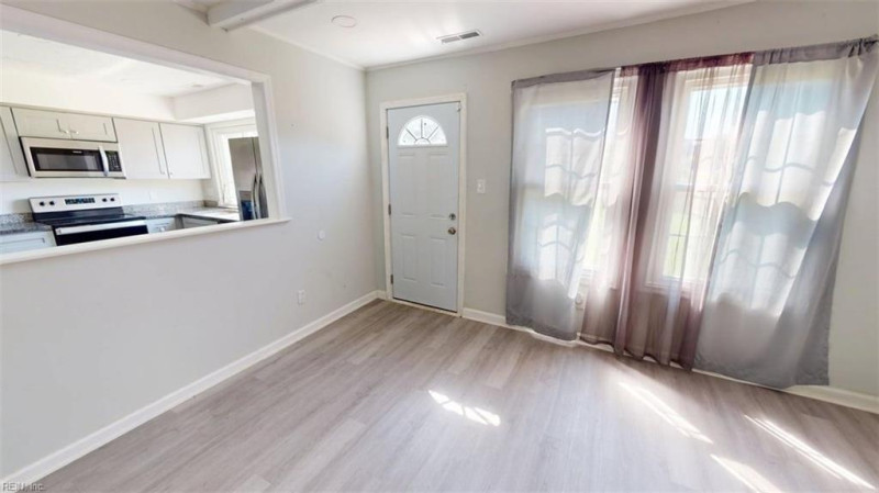 Photo 11 of 40 residential for sale in Virginia Beach virginia