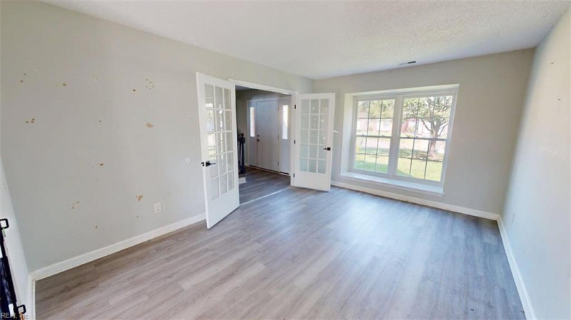 Photo 18 of 40 residential for sale in Virginia Beach virginia