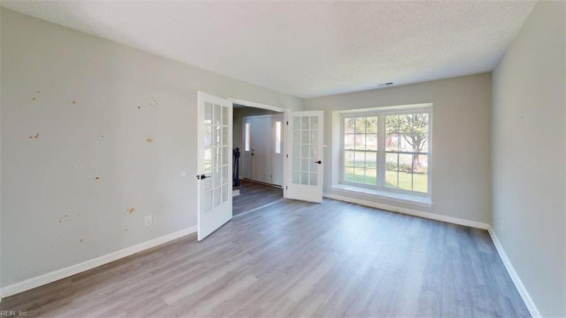 Photo 35 of 40 residential for sale in Virginia Beach virginia