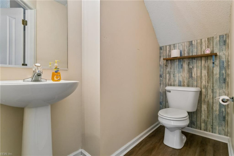 Photo 14 of 46 residential for sale in Newport News virginia