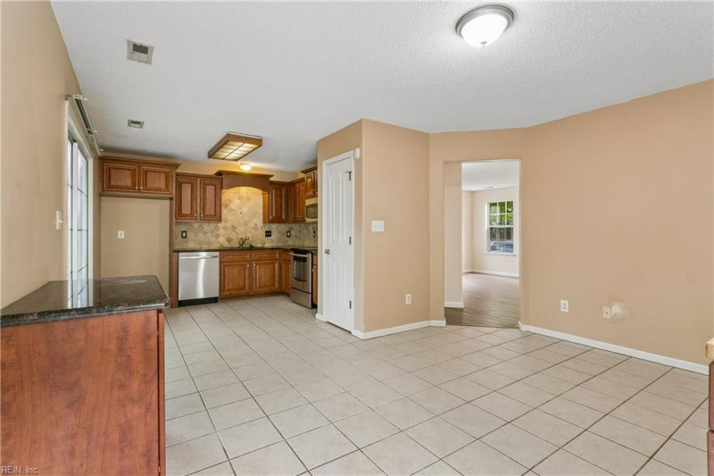 Photo 16 of 46 residential for sale in Newport News virginia
