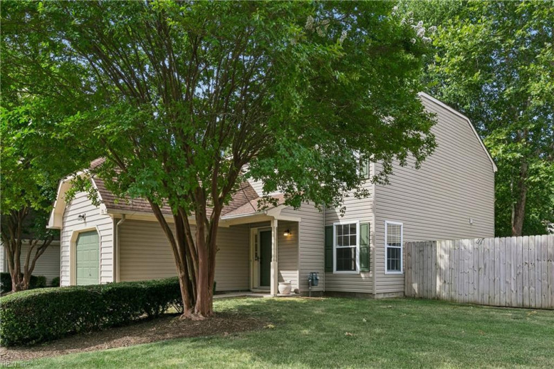 Photo 4 of 46 residential for sale in Newport News virginia