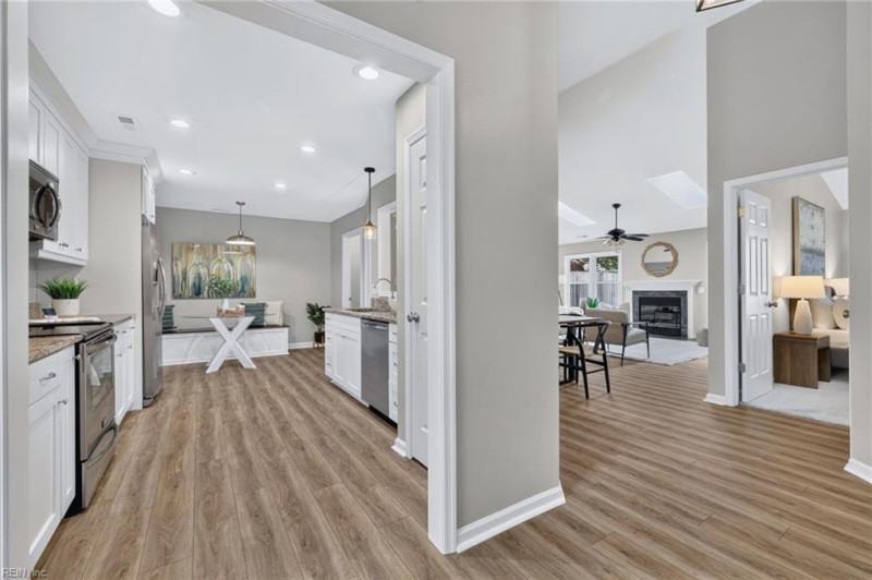 Photo 4 of 32 residential for sale in Virginia Beach virginia