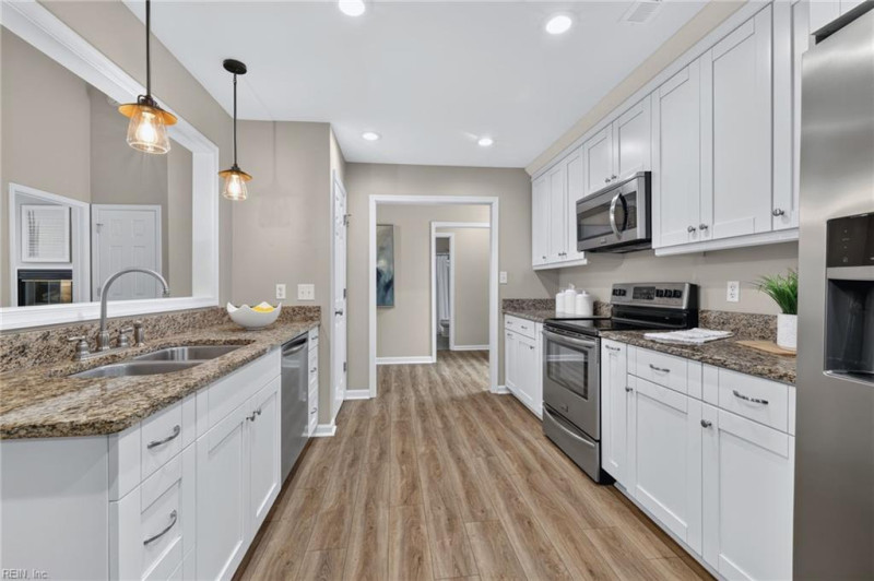 Photo 8 of 32 residential for sale in Virginia Beach virginia